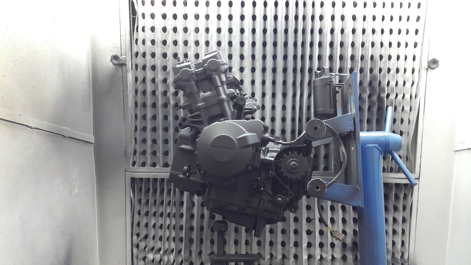 Pintura de Motos e Quadriciclos Nacionais e Importados, Pinturas para Quadro, Motor, Rodas, Balança, Carenagens e Tanques.