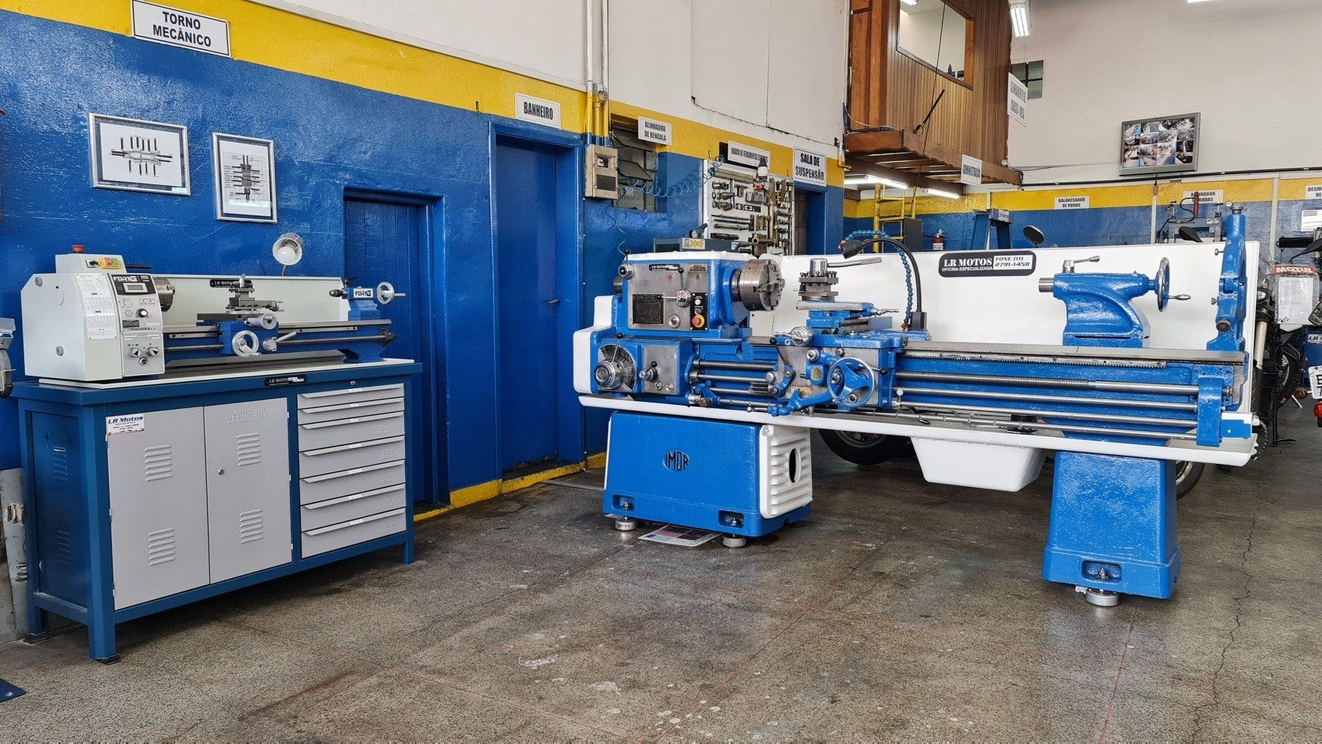 Centro de Usinagem para serviços de torneamento em peças para motos, cintas em cubo de rodas, retificas em cubos de rodas.