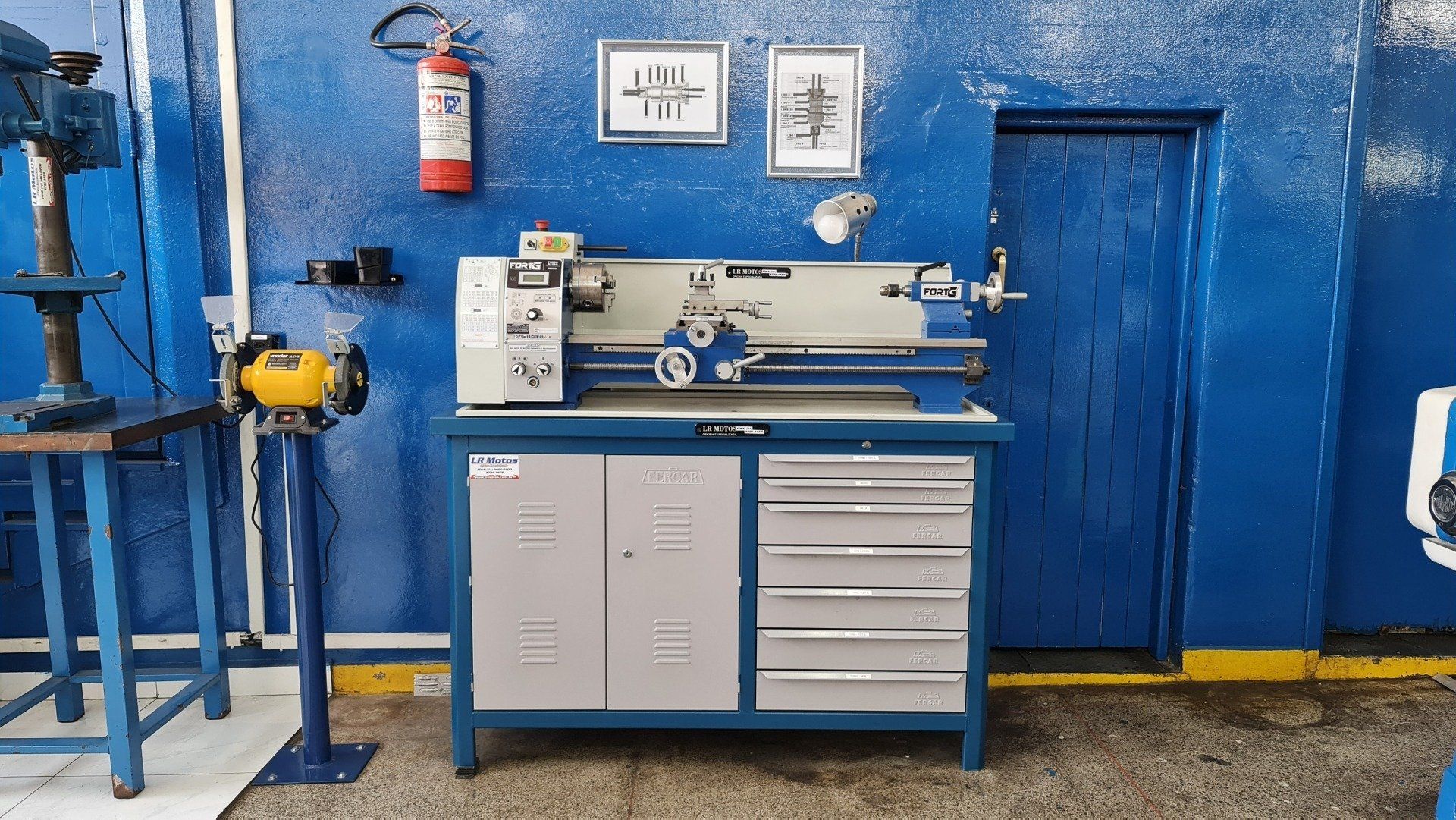 Centro de Usinagem para serviços de torneamento em peças para motos, cintas em cubo de rodas, retificas em cubos de rodas.