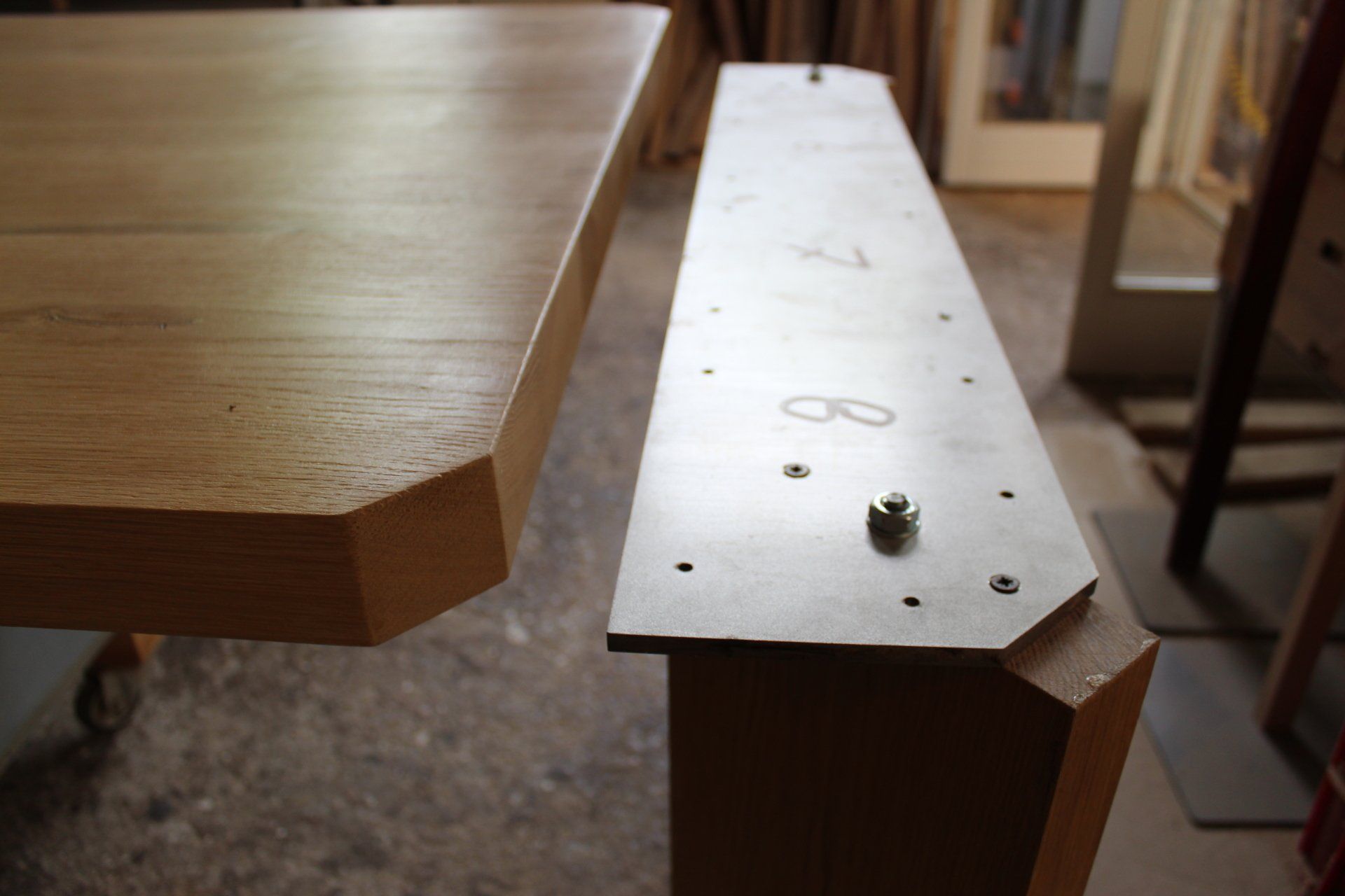 tavolo design dettaglio falegnameria