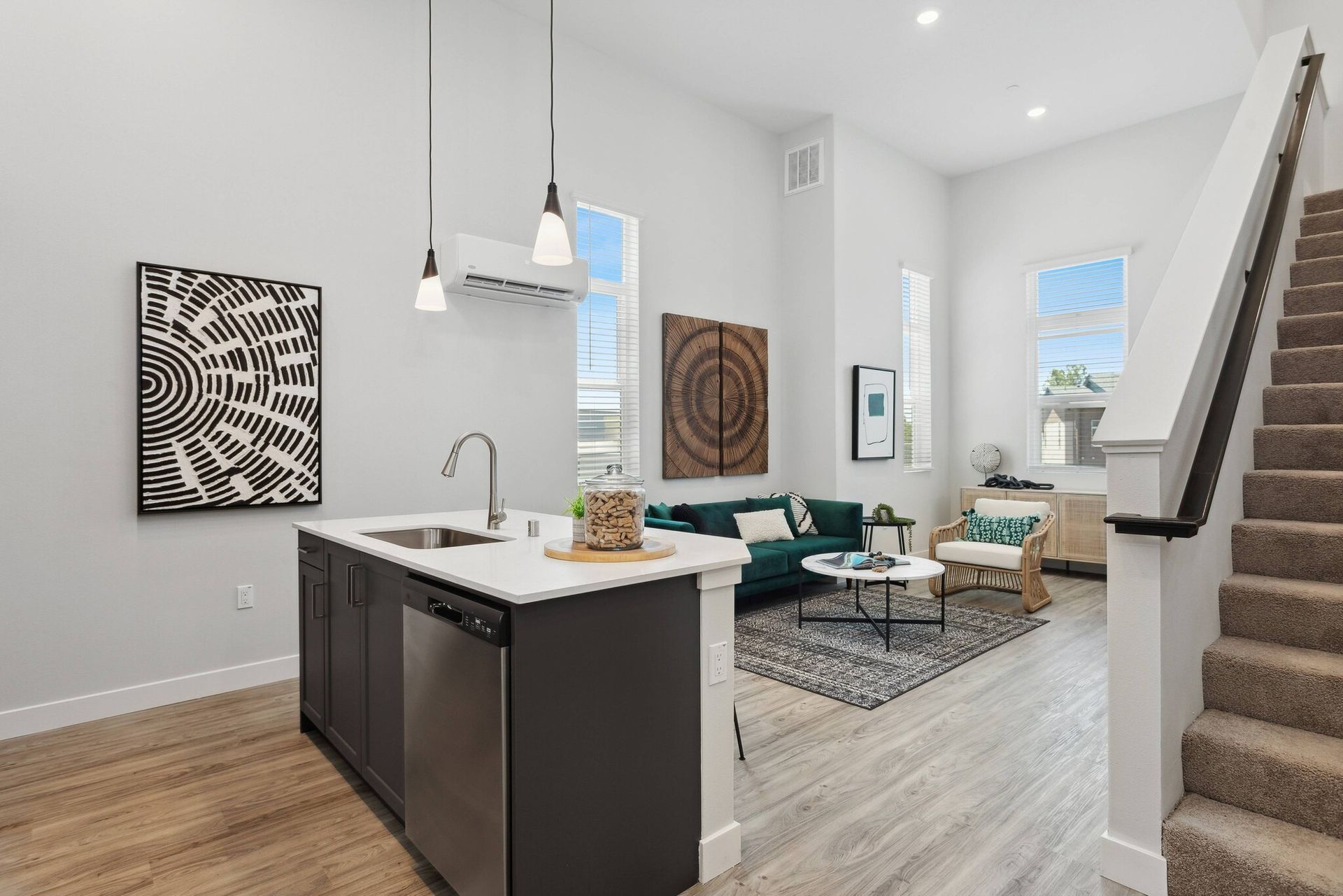 Apartment in Sacramento with open floor plans and beautiful city view at Maven on Broadway.