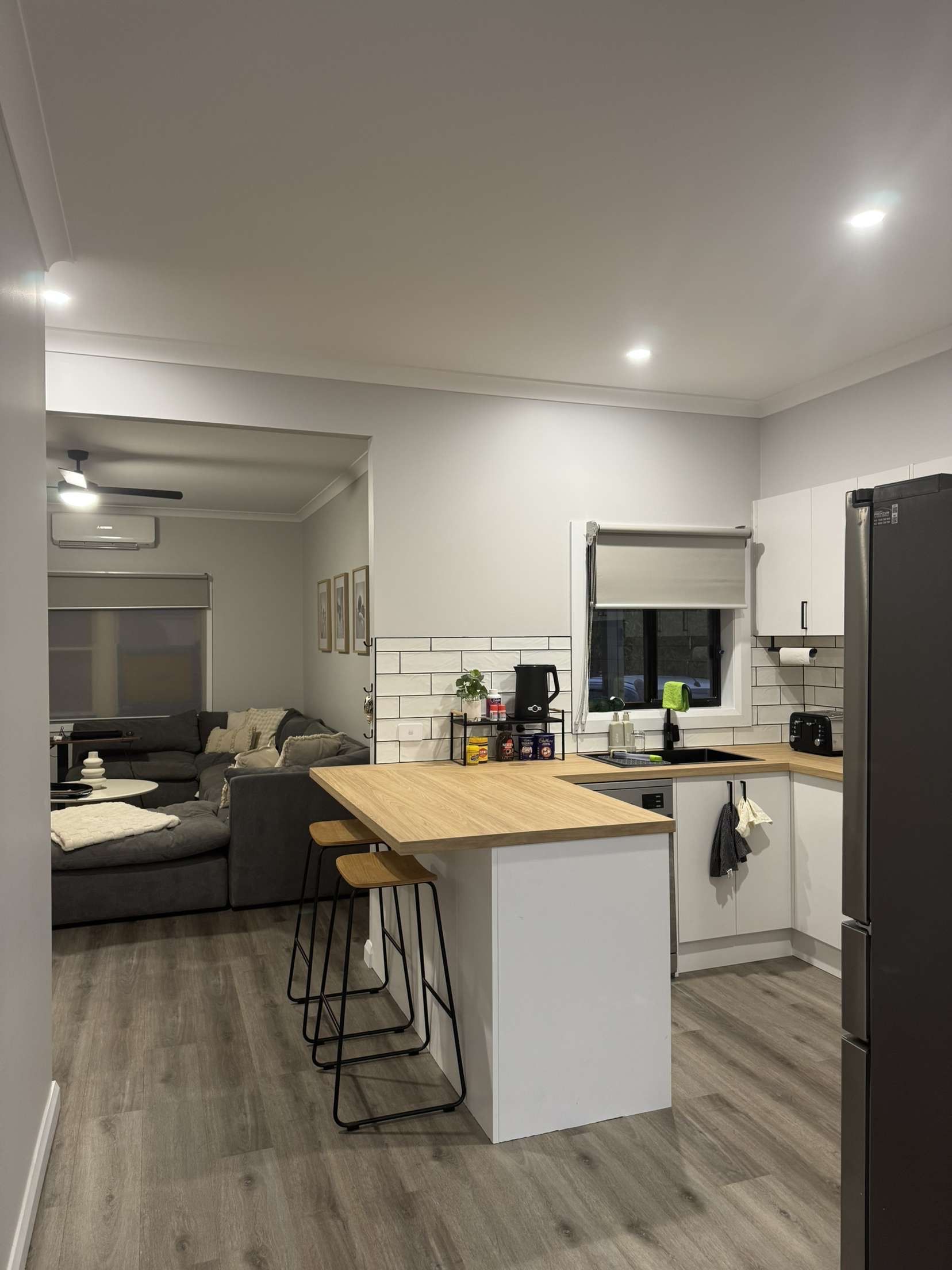 Bright, Modern Kitchen With White Cabinets — The Wright Way Building In North Albury, NSW
