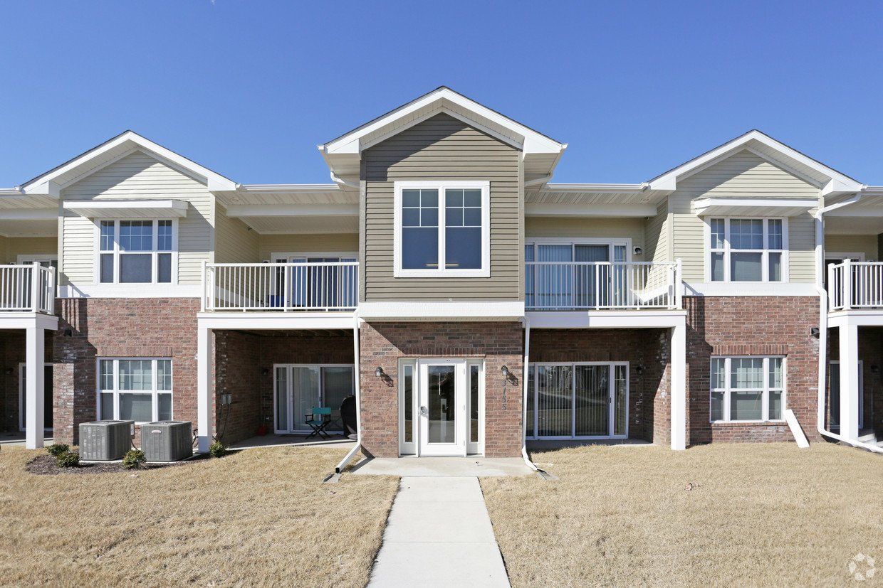 THE OVERLOOK APARTMENTS