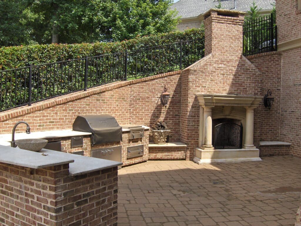 atlanta-outdoor-kitchen-fireplace-brick-1