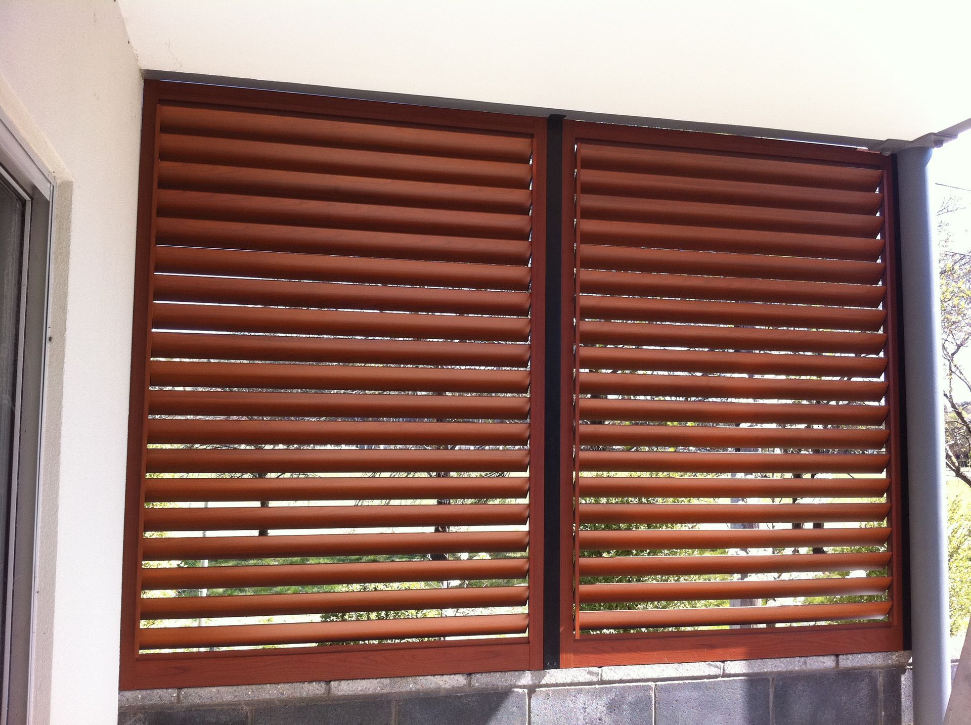 louvre screens canberra