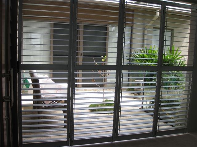 louvre screens canberra