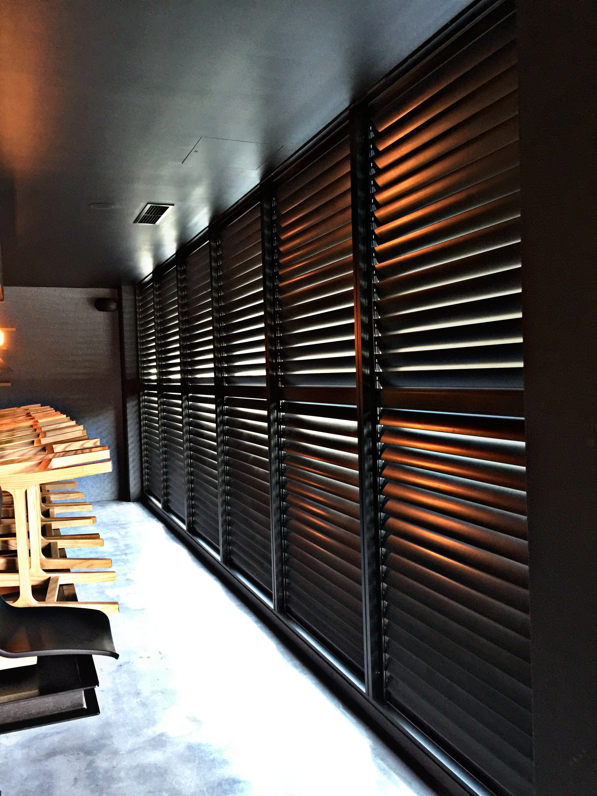 louvre screens canberra