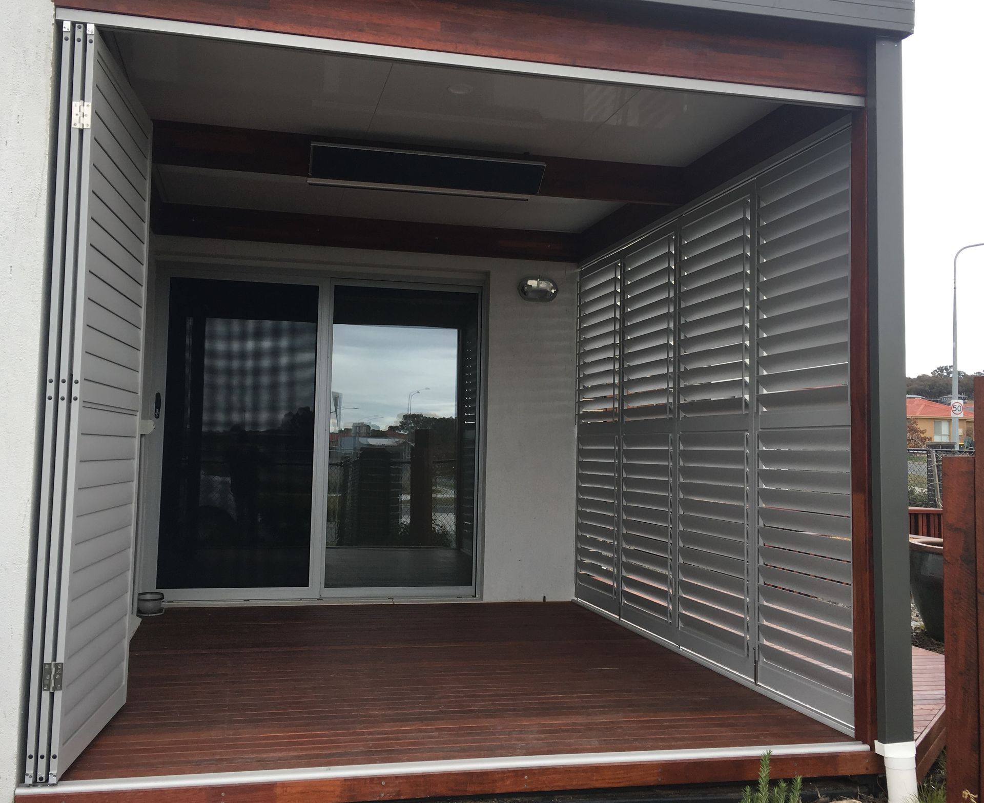 bi-fold louvre screens canberra