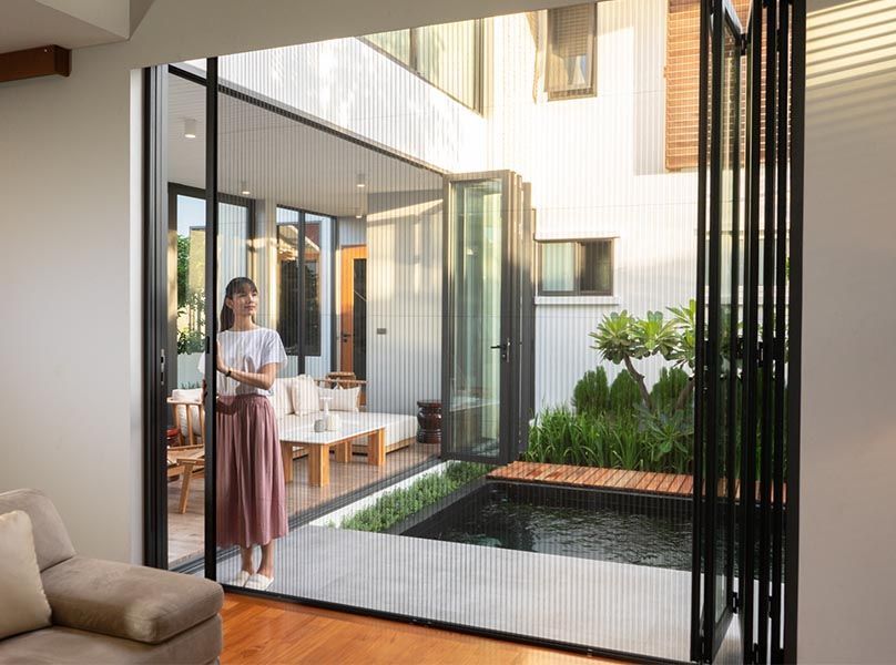 retractable flyscreen doors canberra