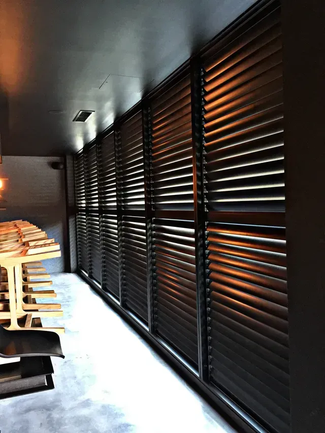 louvre screens canberra