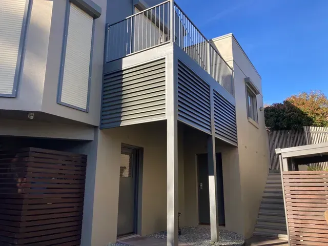 louvre screens canberra