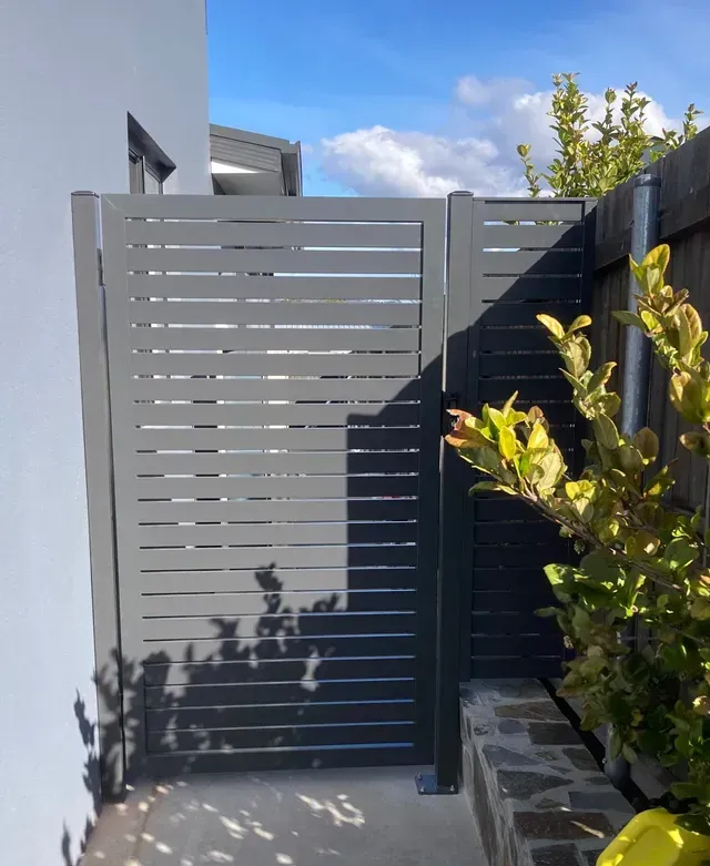 single gates canberra