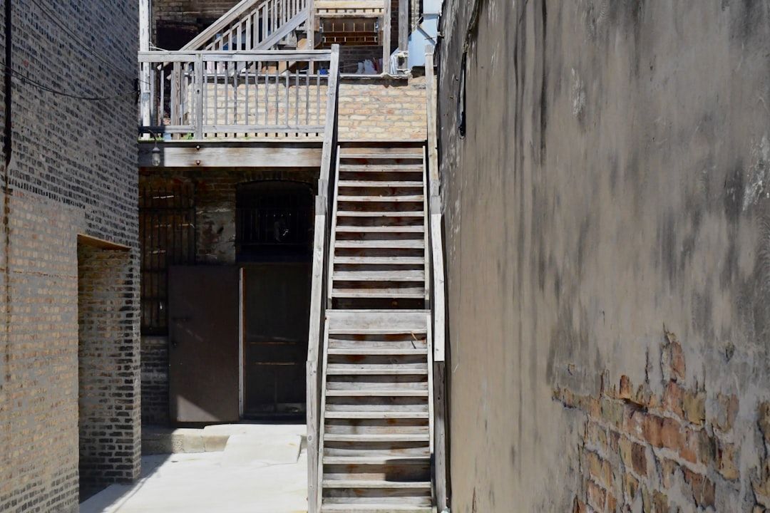 concrete steps leading to home entrance - concrete steps builder