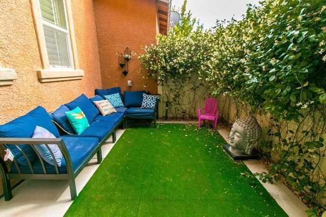 Anthem Hills green grass patio