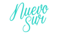 Logotipo en escritura turquesa con la inscripción “Nuevo Sur” sobre fondo blanco.