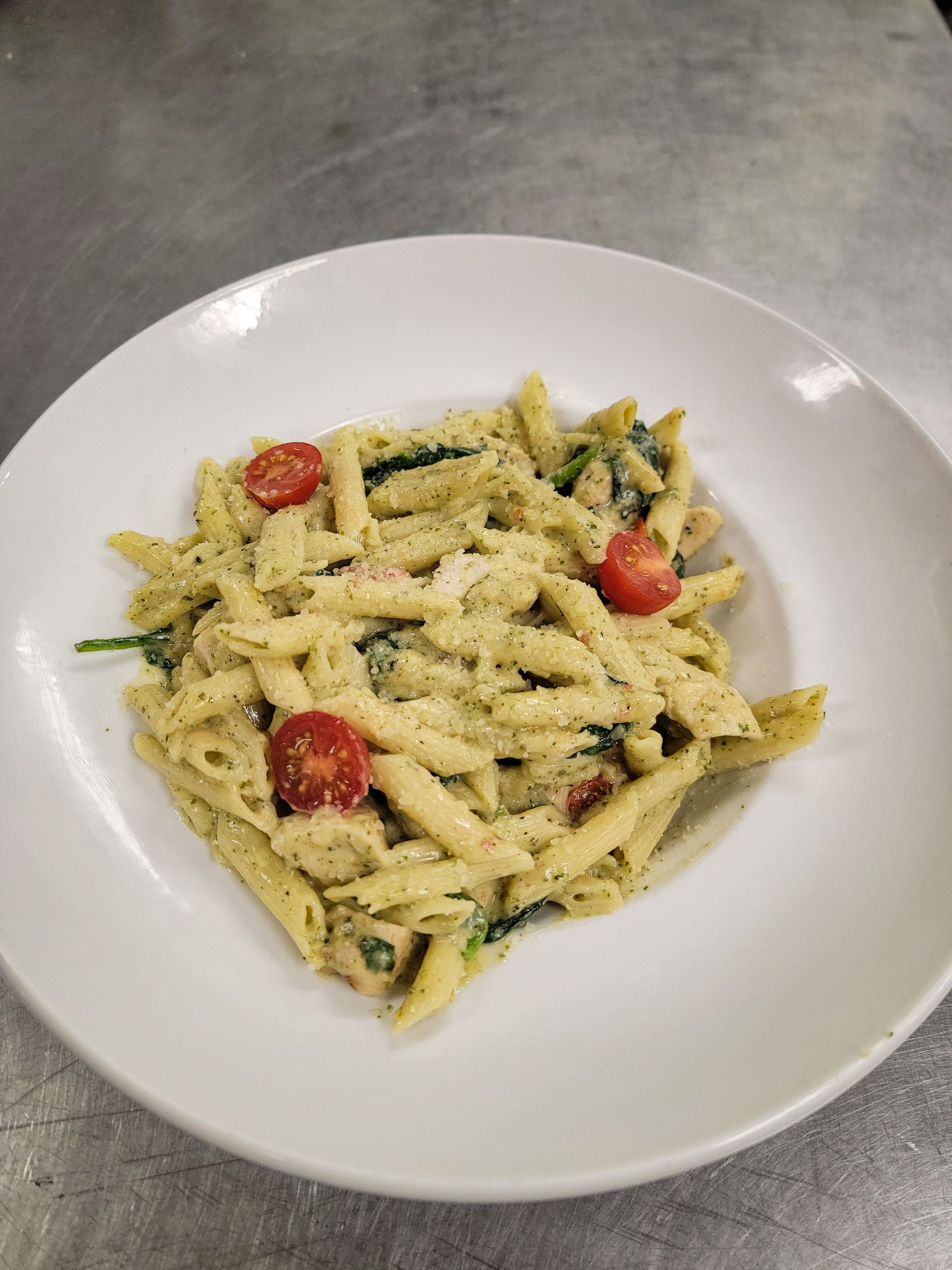 penne pasta with fresh veggies