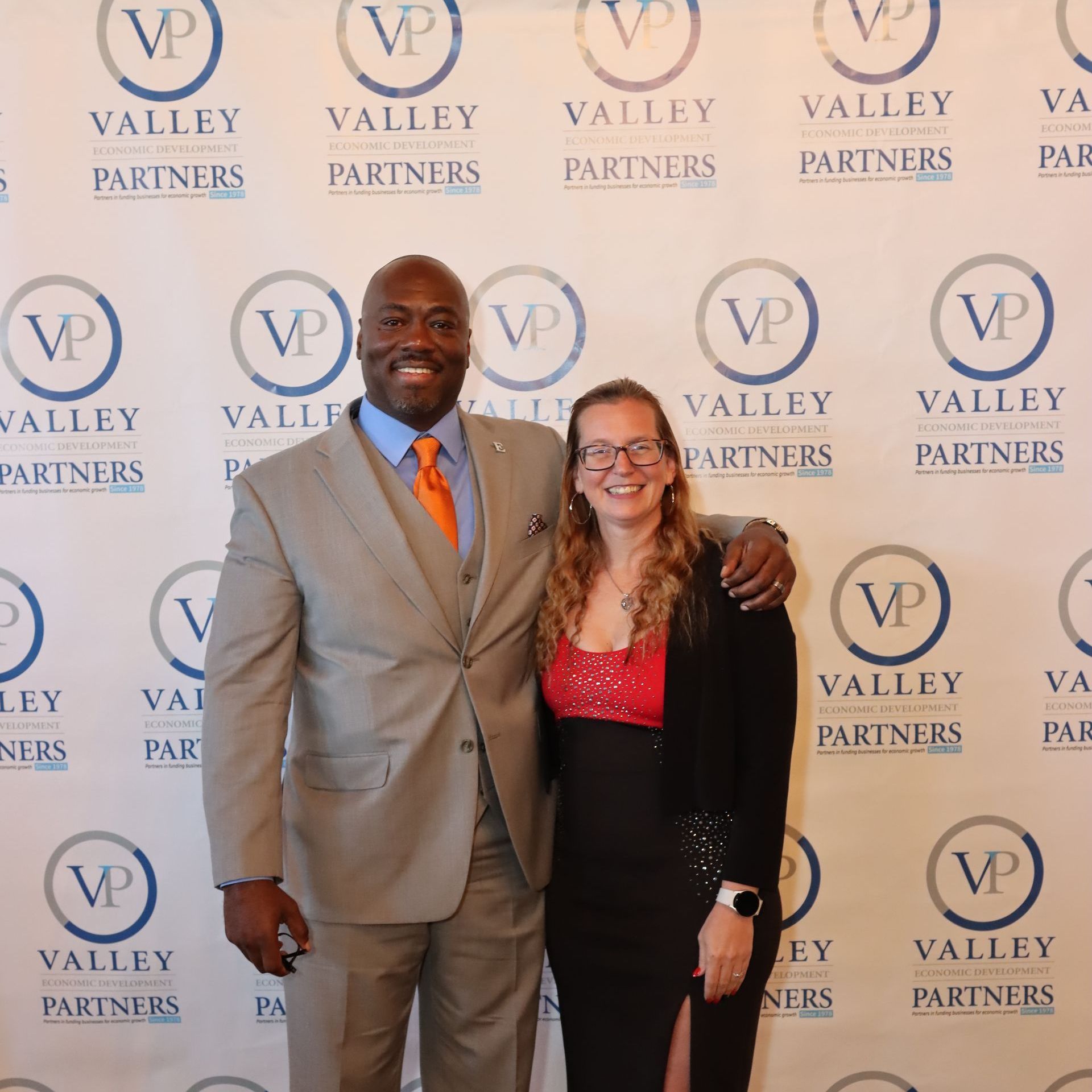 The D5 Group CEO, DeShawn Scott, alongside Valley Partners Executive Director Teresa Miller