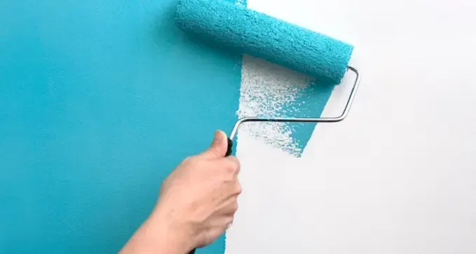 selección de colores de pintura para el interior de una casa en Santiago de Compostela