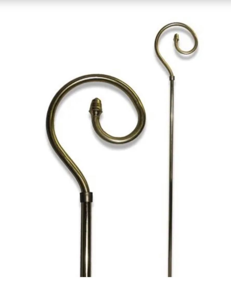 Twee sierlijke metalen wandelstokken met gekrulde handvatten op een witte achtergrond.