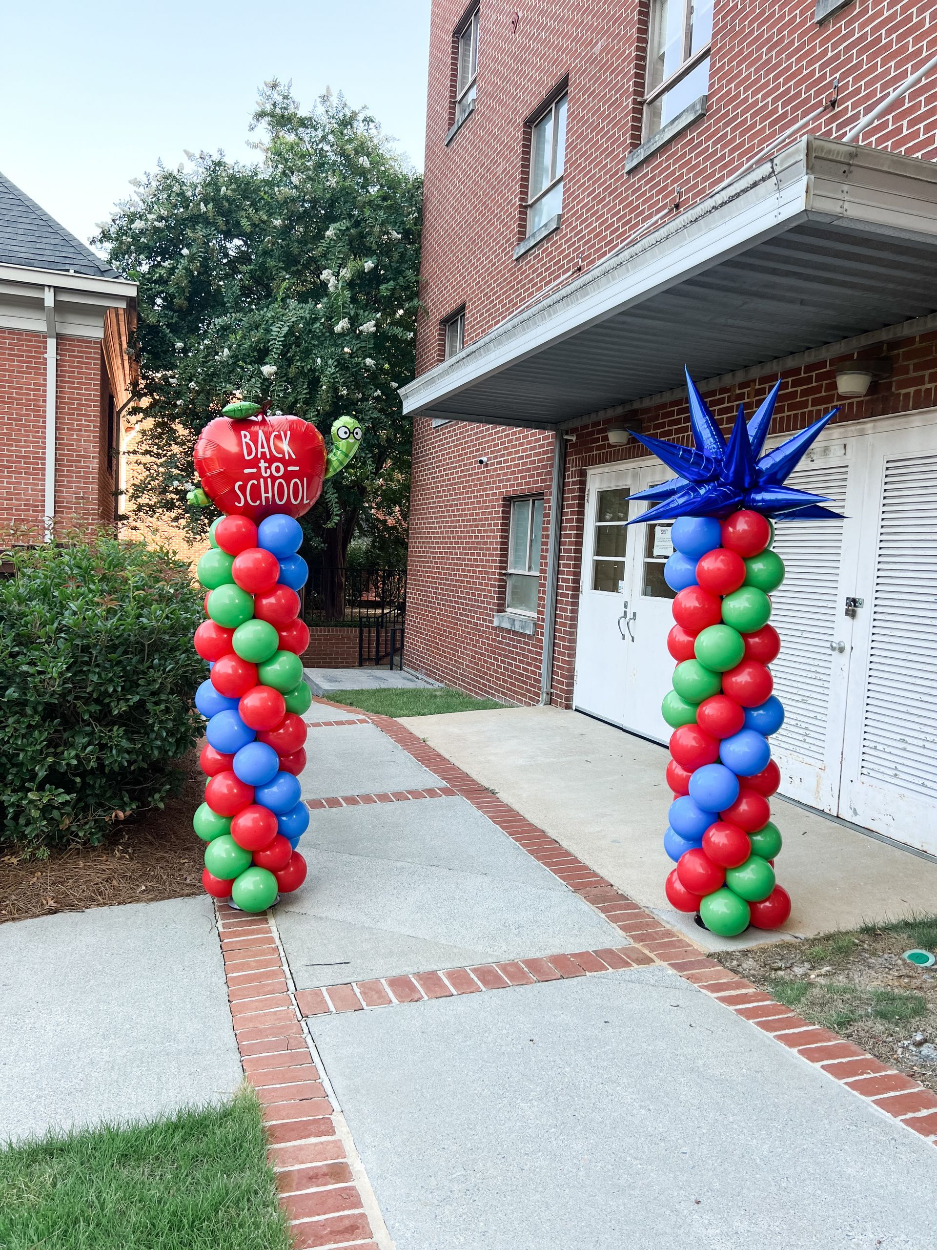 Back to school classic balloon columns