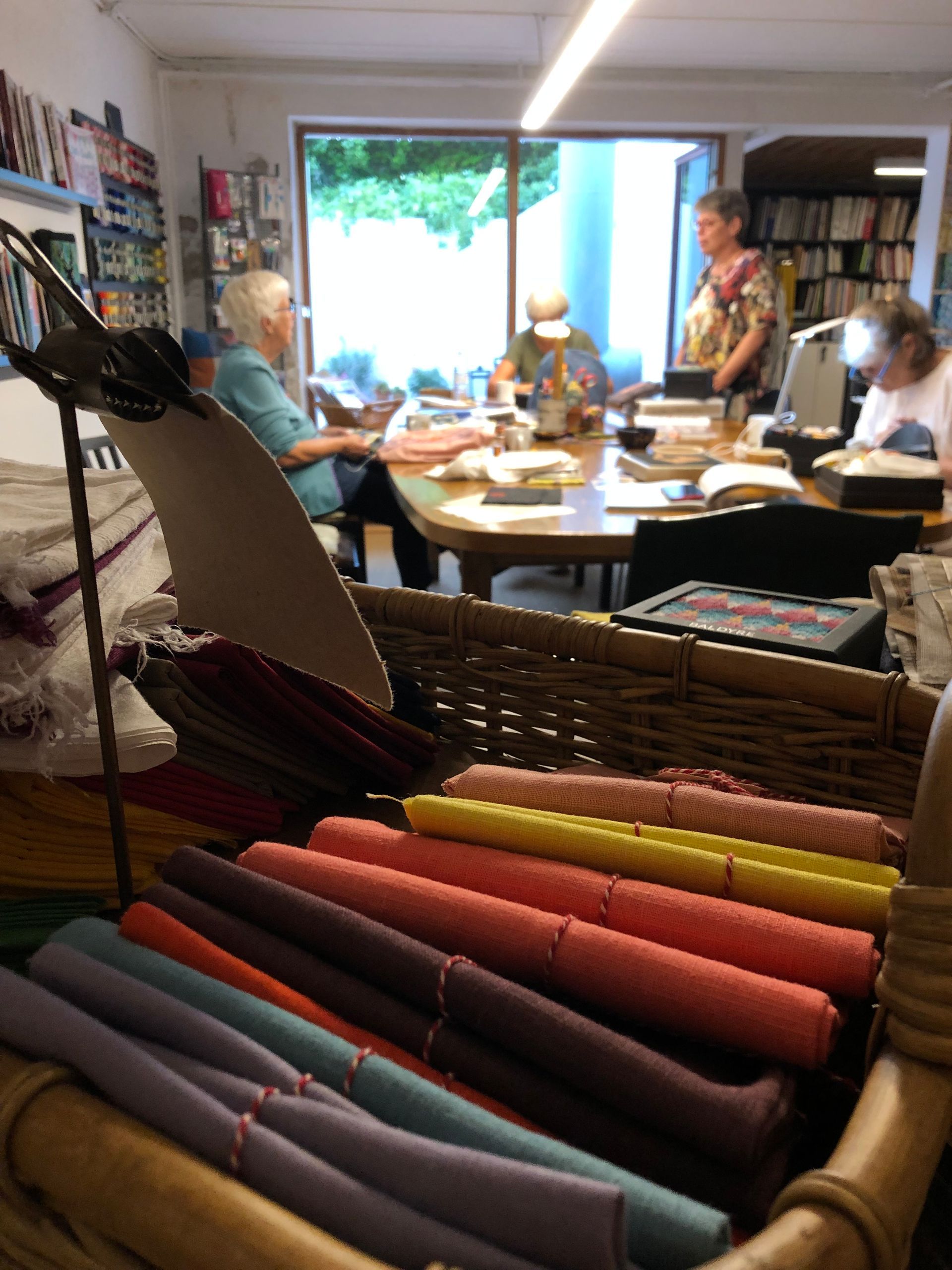 yoga studie med yoga klodser I from a mennesker