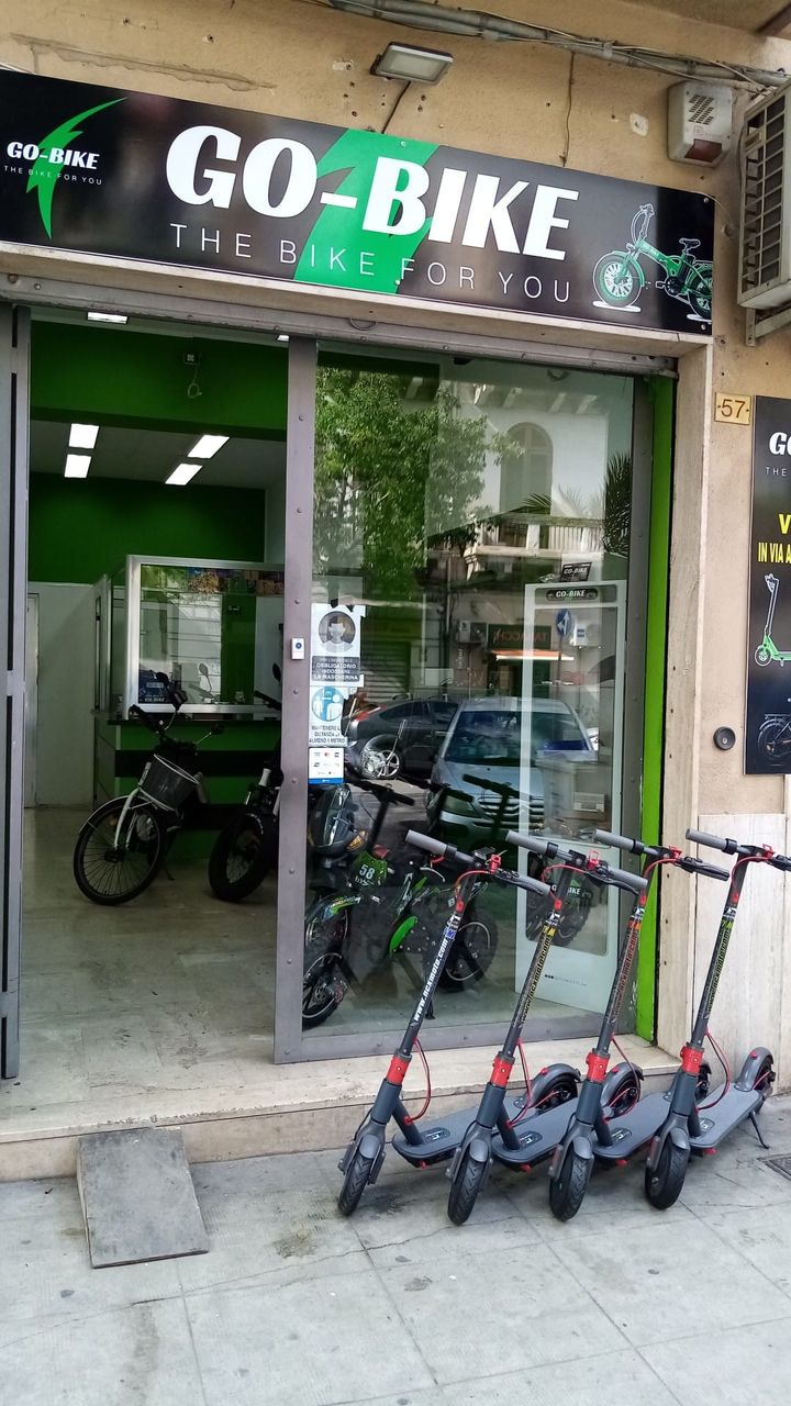 negozio di assistenza e manutenzione biciclette