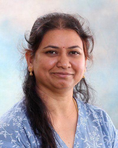Kavitha Narahari, Main Campus Room 6 (Madrona), Associate Teacher
