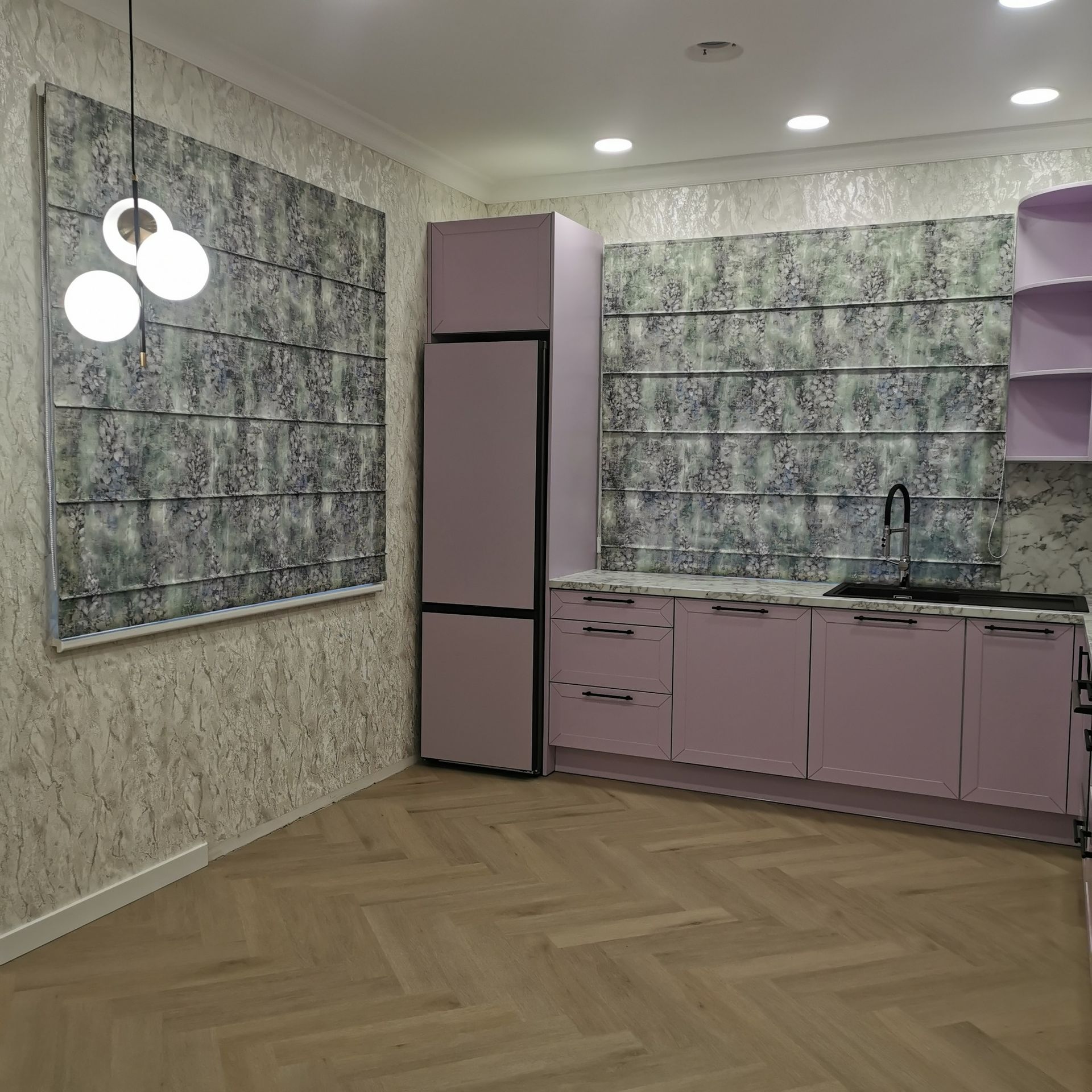 Romanetės ir širmos