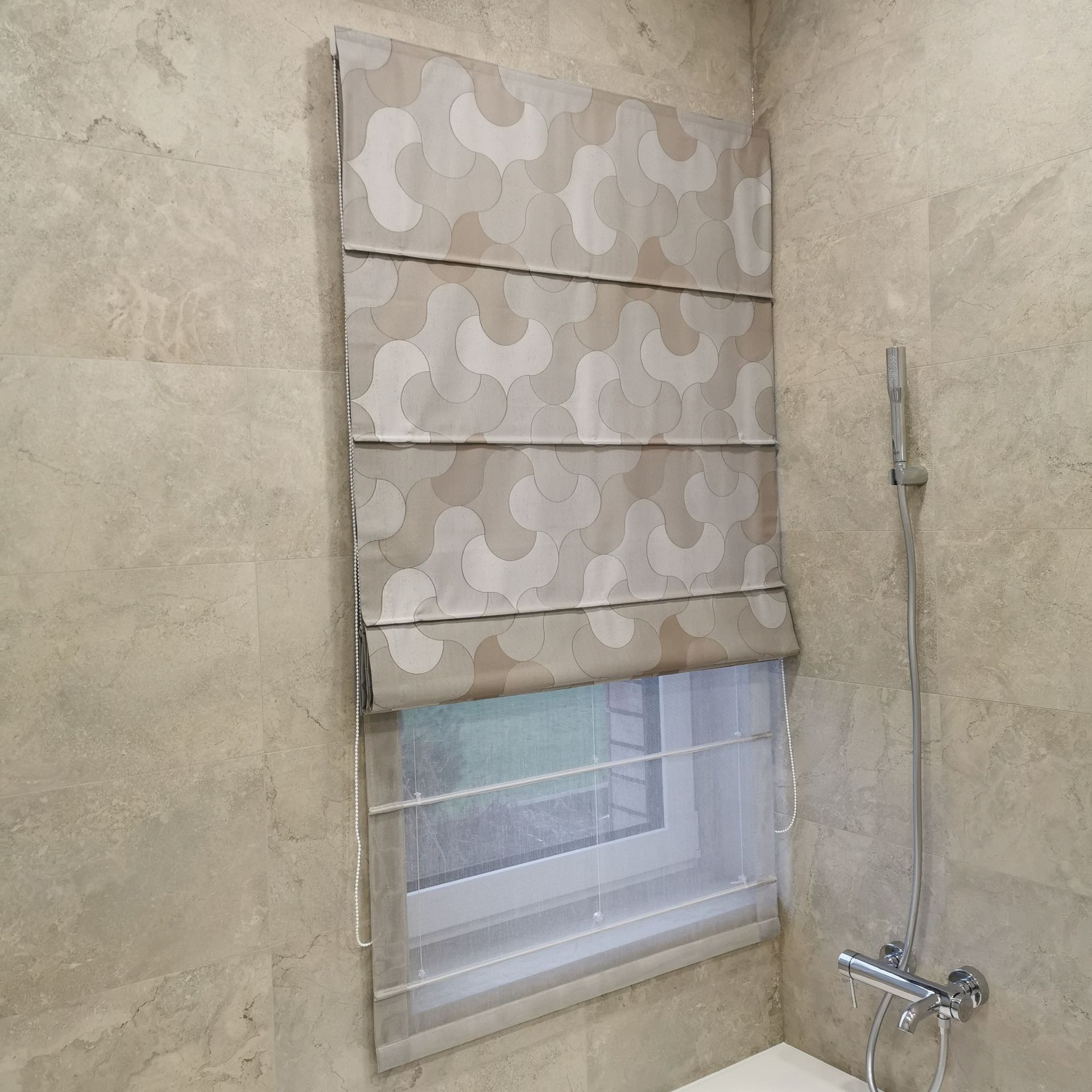 Romanetės ir širmos