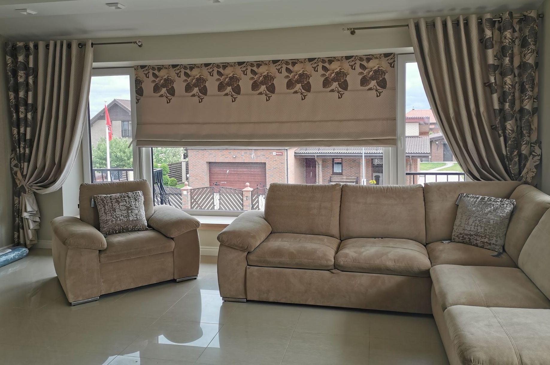 Romanetės ir širmos