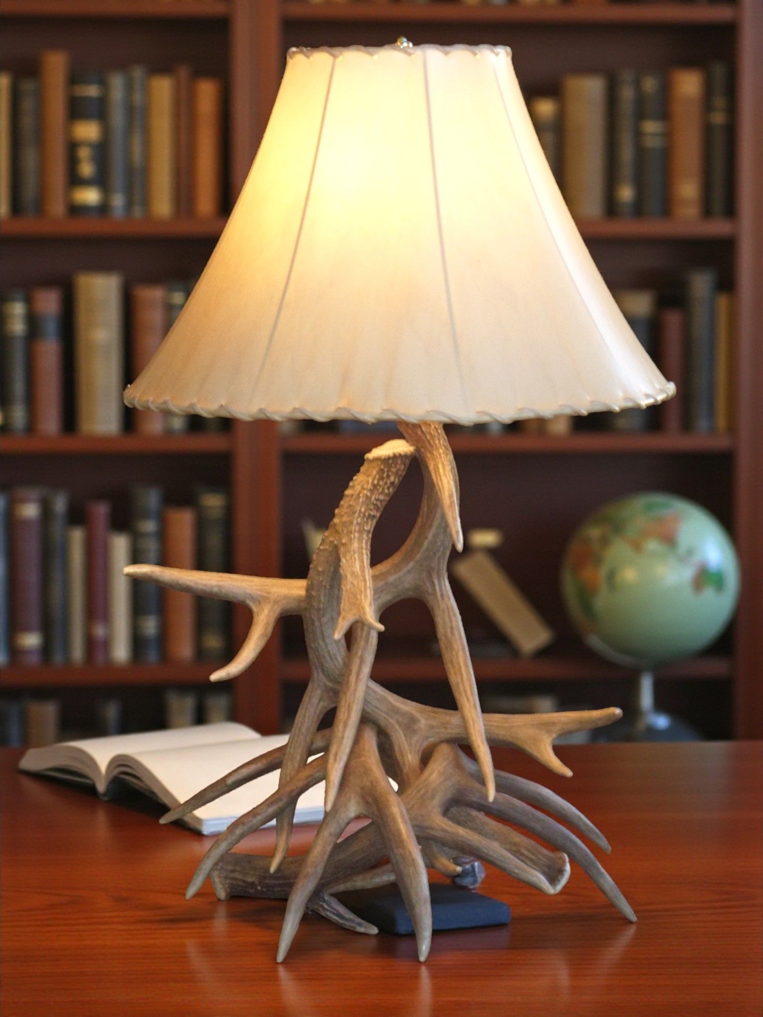 Lamp-Whitetail Antler (2)