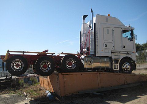 Truck getting HairBag suspension fitted