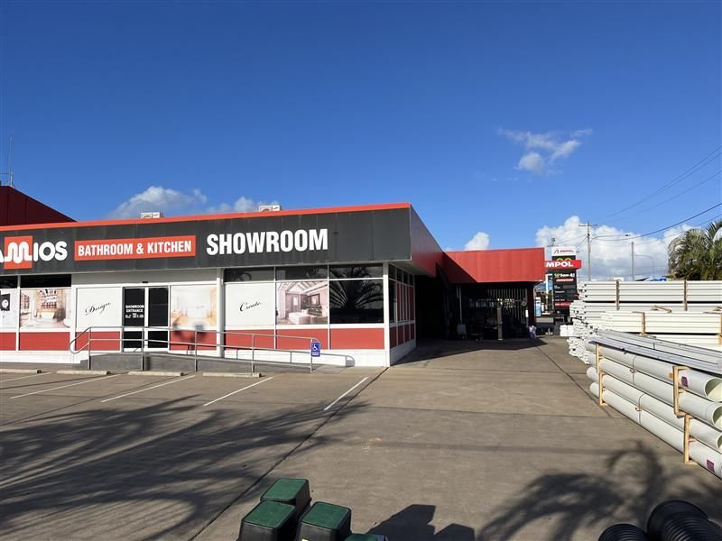 A showroom with a lot of pipes in front of it.