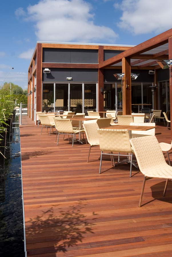 RIVER RED DECKING