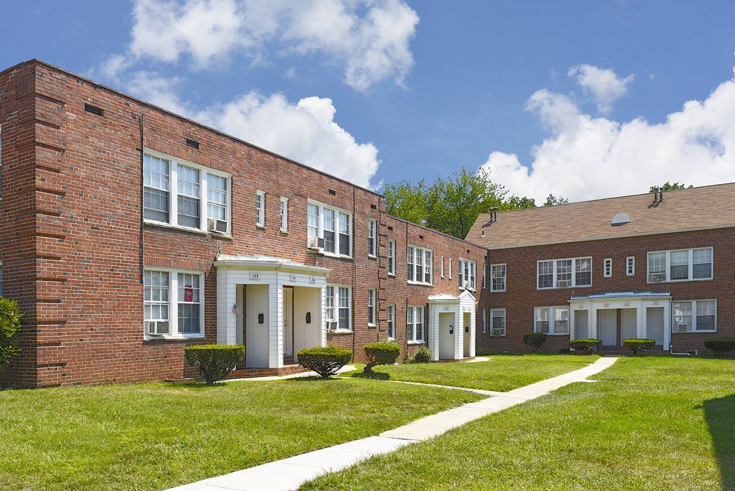 Exterior of Oaklee Village