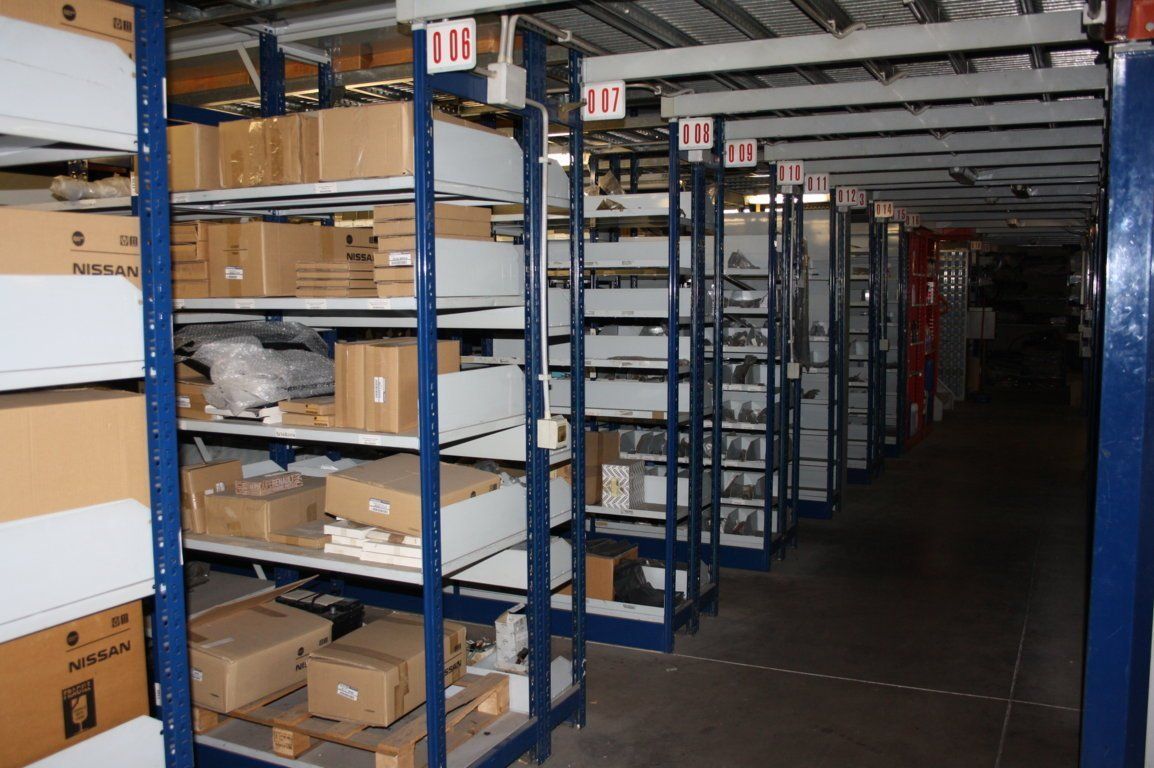 magazzino ricambi dell'officina della ditta Mattoni a Roma