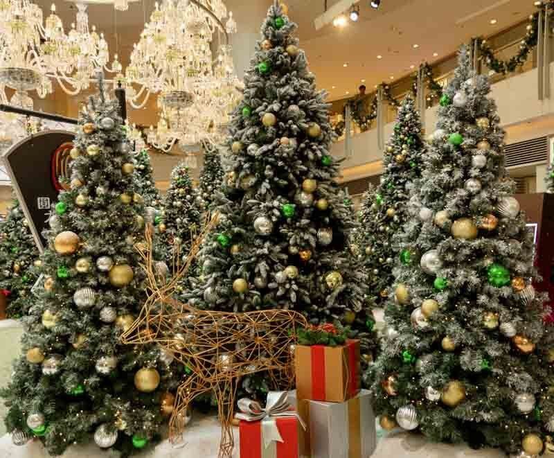 Custom designed Christmas trees in Miami hotel