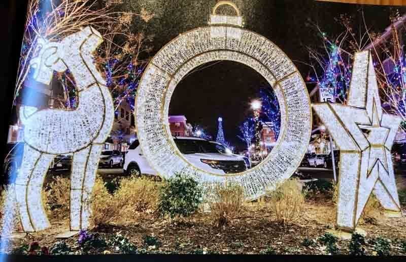 Elegant outdoor lighting structures for offices in Miami