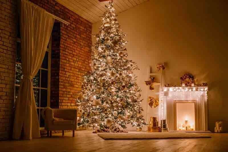 Elegant Christmas tree in Coral Gables home