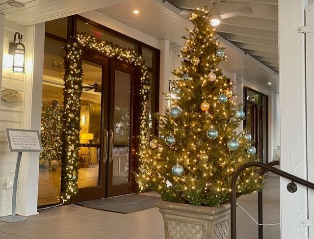 Upscale Christmas decorations at Hotel in Duck Key