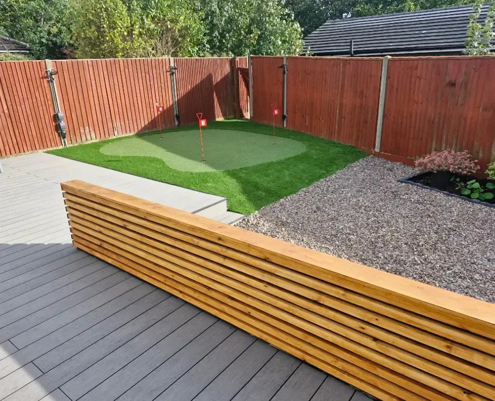 Artificial putting green for golf practice