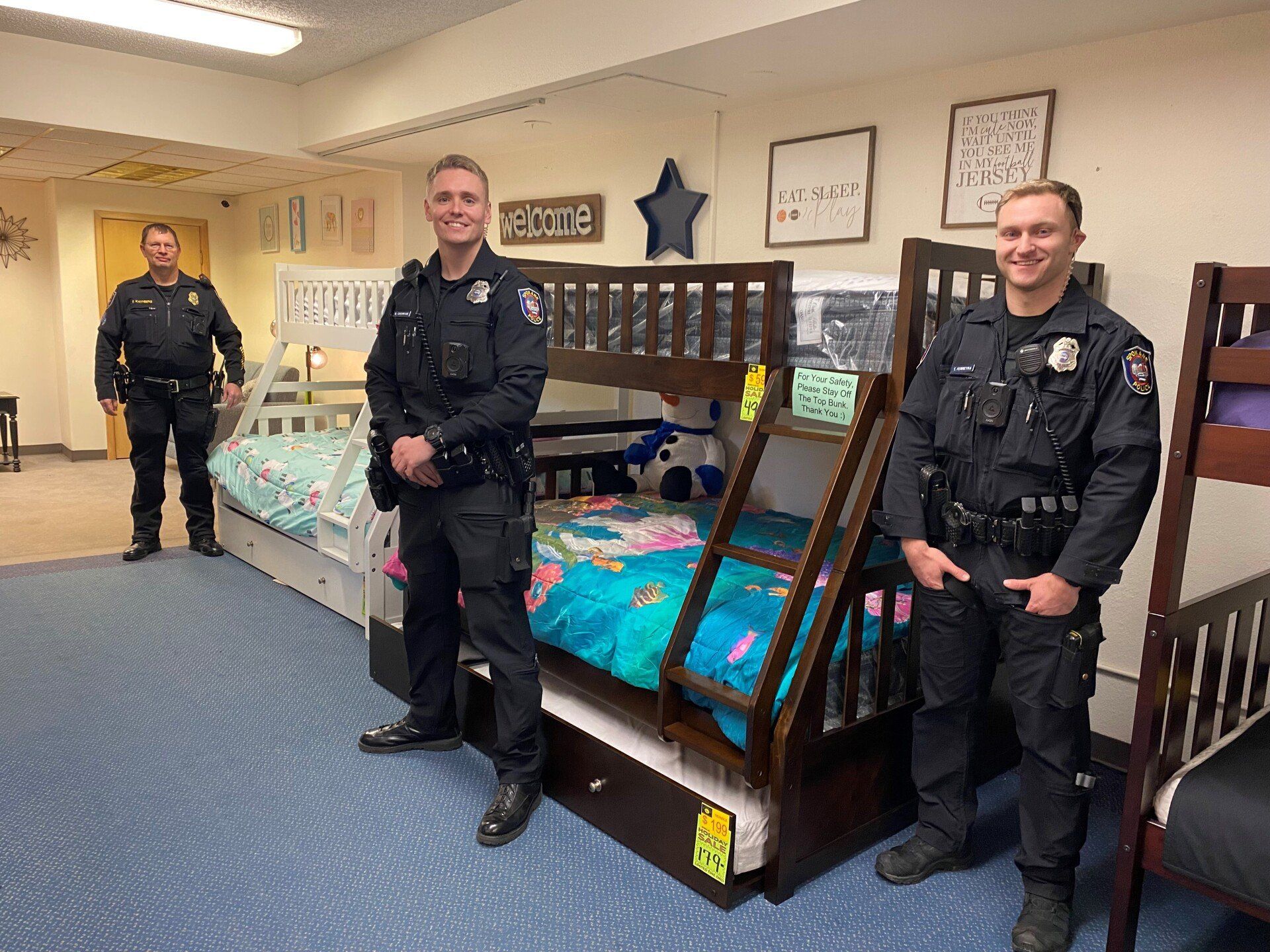 Spokane Police Department Help a Family with Beds During the Holiday