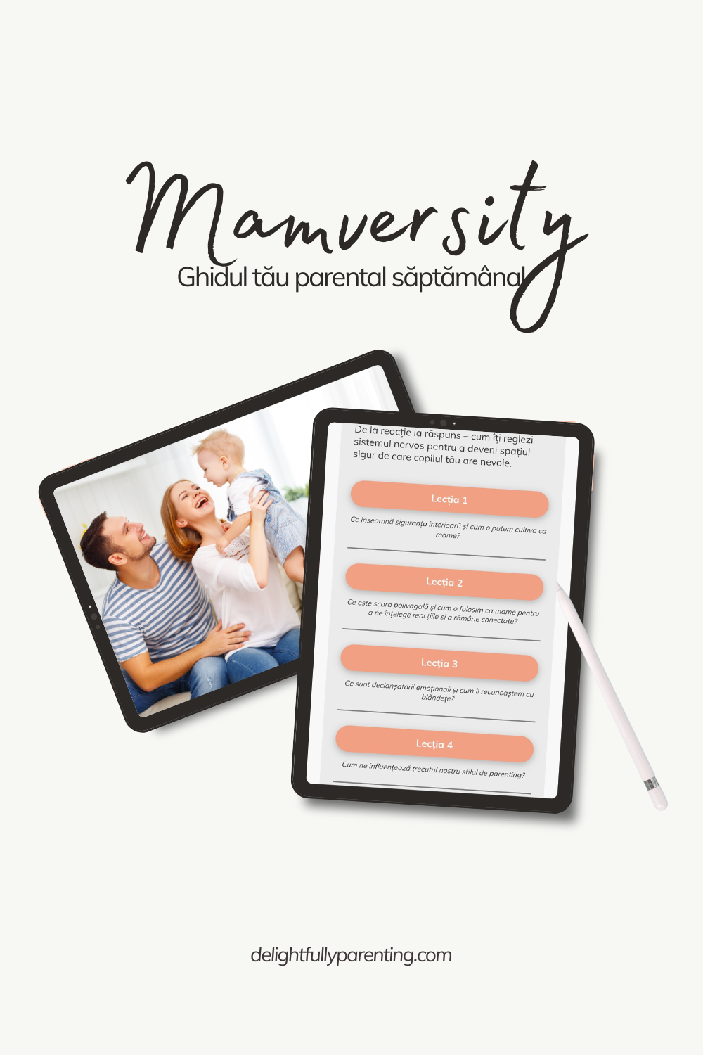 Sigla Mamversity cu tablete care prezintă o fotografie a unei mame și a unui copil și o listă de verificare a planificării pe fundal alb
