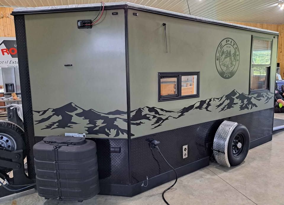 Ice Castle Fish House Toy Hauler