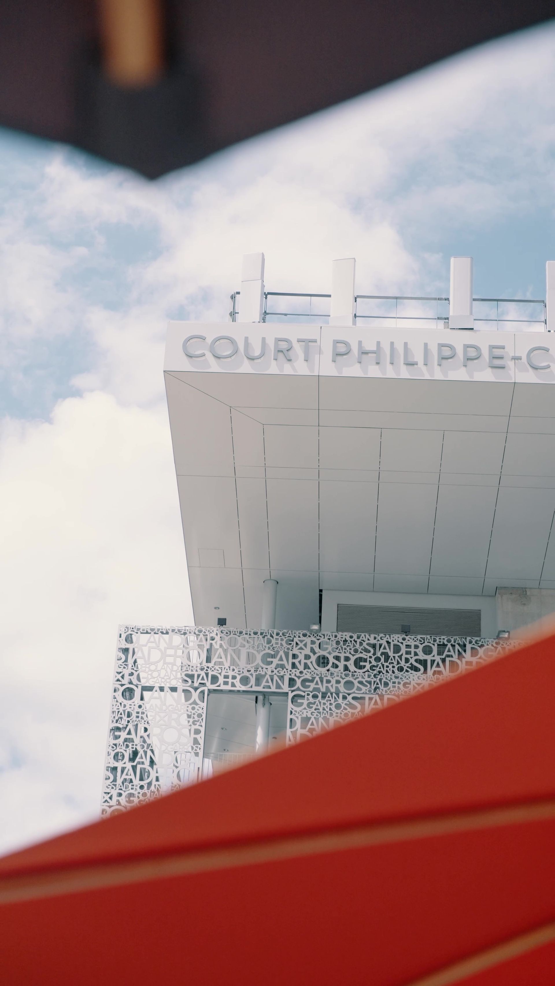 A white building with the word court philippe on it