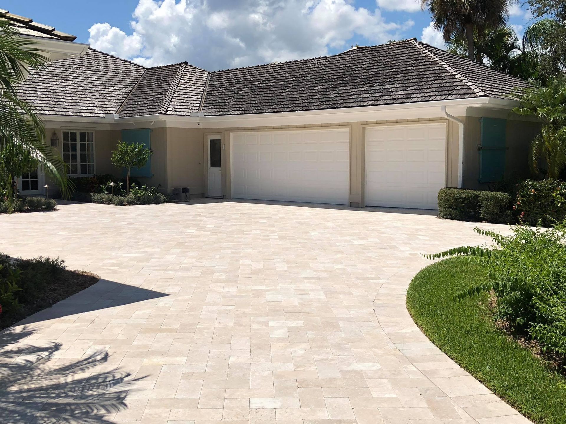 Image of stone driveway.