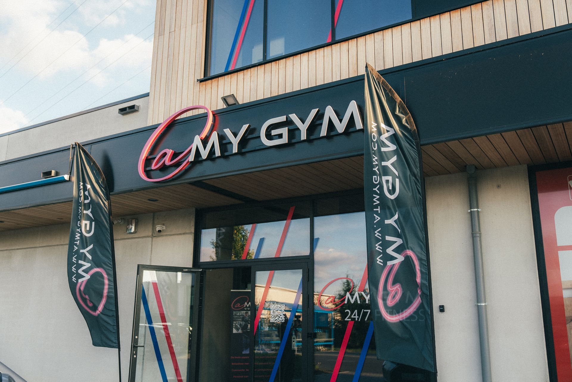 Ingang van het gebouw