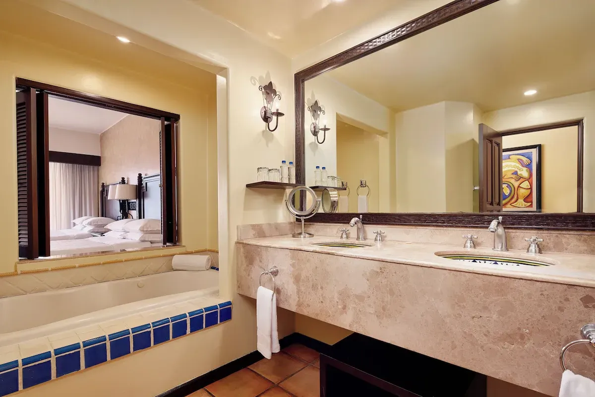 Hacienda Del Mar, Master Bath, Jacuzzi, Master Bedroom, Cabo, Vacation Travel Exclusives