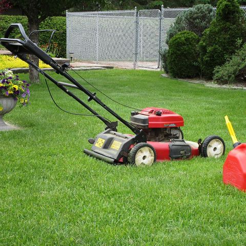 Lawn Mower — Grimsby, ON — Outdoor Guys & Renovations 101