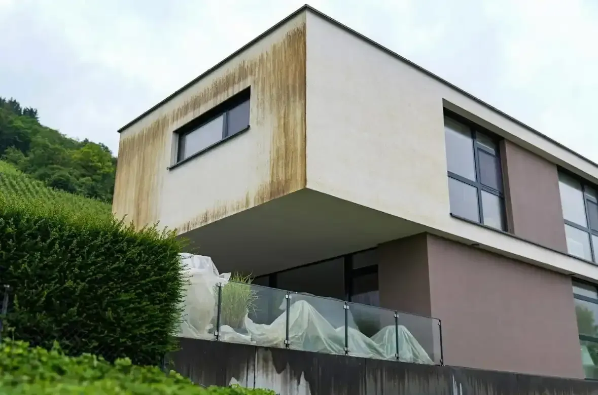 House exterior before house washing in Hawthorne, Brisbane, with visible mould and grime